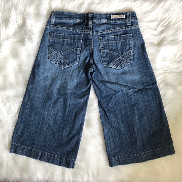 Miss Me Reminisce Bermuda Shorts 💖 - Picture 4 of 8